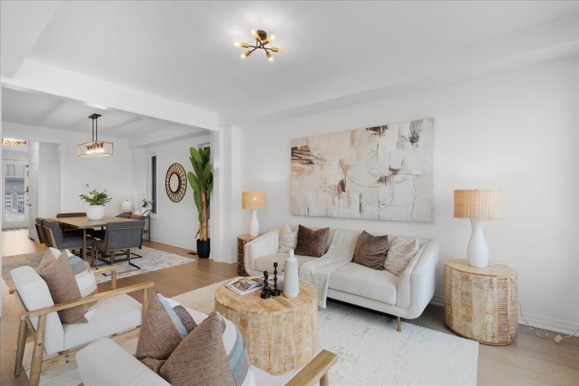 Property listing for 628 Windwood Drive, Binbrook, ON
